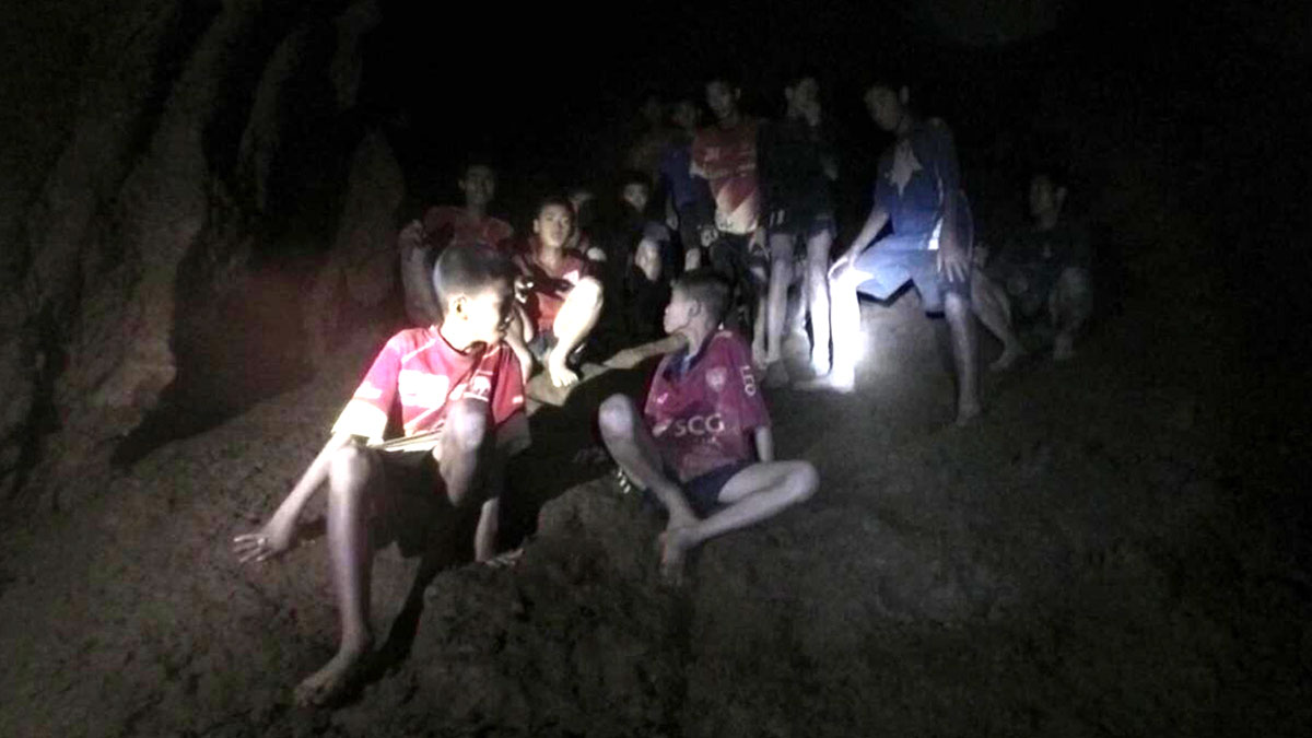 Tailandia: los niños de la cueva están vivos