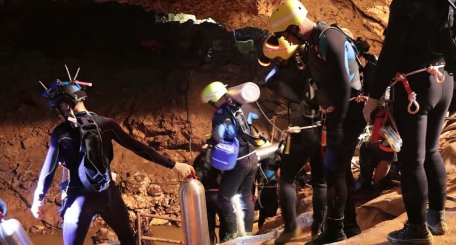 8 niños rescatados de la cueva en Tailandia