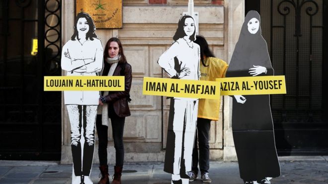 Arabia Saudita lleva a activistas por los derechos de las mujeres a juicio